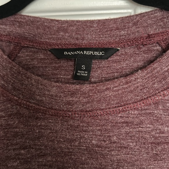 Beautiful fitted Banana Republic burgundy dress size small Excellent pre love! - Picture 2 of 4